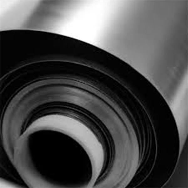 Customizable wafer carriers designed to meet the unique requirements of semiconductor production facilities.