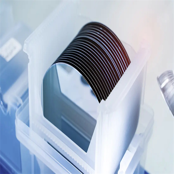 Enhancing product quality and reducing damage with wafer shipping solutions.